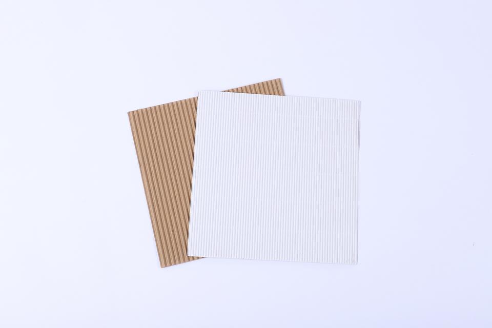 Wholesale 2 Layer E- Flute Plain Corrugated Board Paper Corrugated Cardboard Sheet Pizza Liner